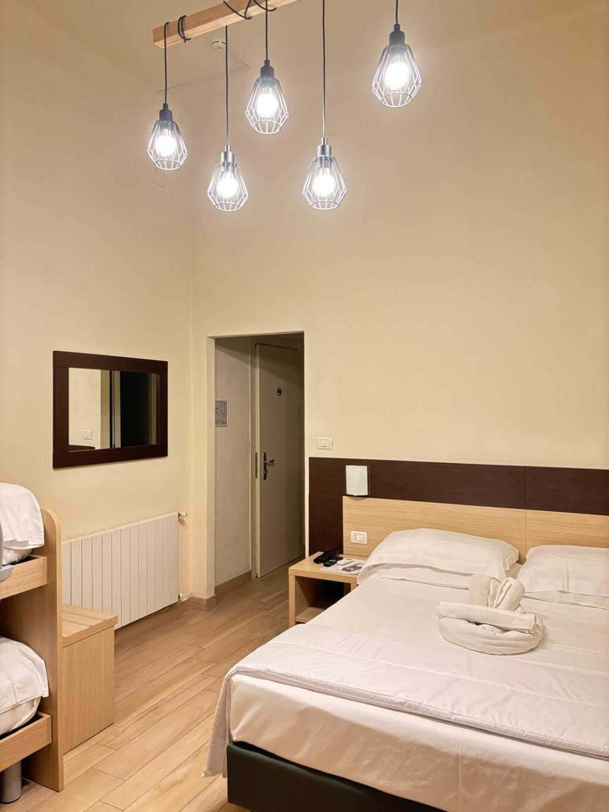 Hotel Virginia Marina di Massa Kültér fotó